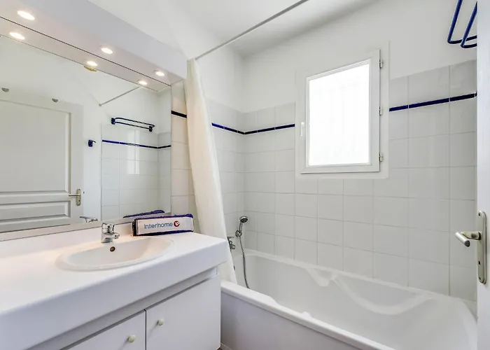 Apartment Le Jardin D'artemis-2 By Interhome Saint-Tropez