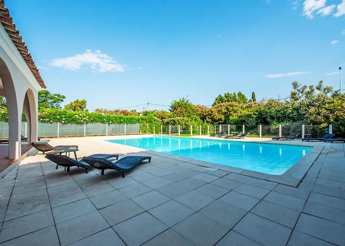 Apartment Le Jardin D'artemis-2 By Interhome